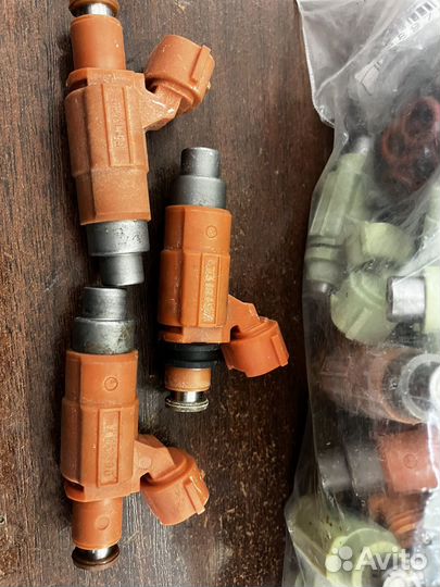 Форсунка топливная Mitsubishi Lancer 9 1.6 4g18