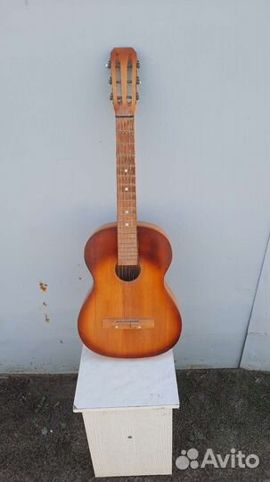 Гитара шестиструнная производства СССР