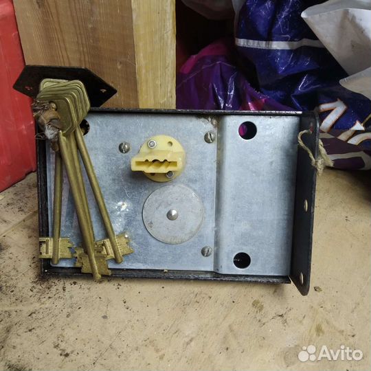 Замок гаражный