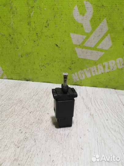 Датчик включения стопсигнала Мазда 6