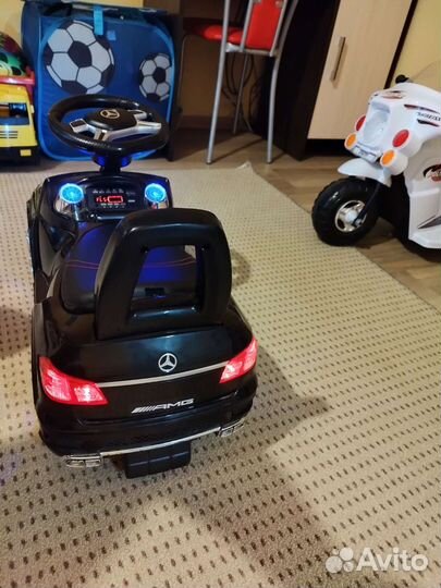 Машинка каталка, толокар, качалкаMercedes Benz