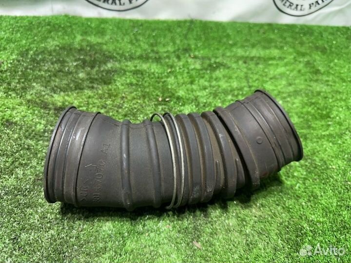 Патрубок воздушного фильтра передний Toyota Land