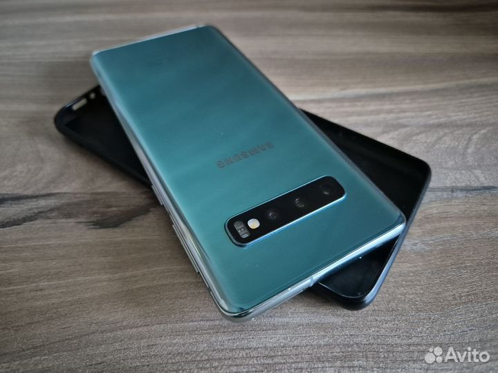 Samsung Galaxy S10, 8/128 ГБ