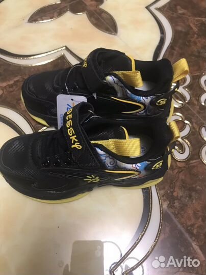 Детская обувь кроссовки новые