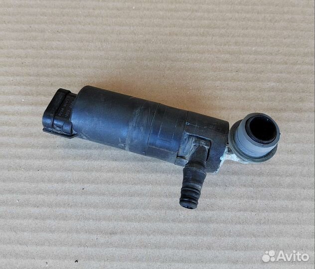 Насос омывателя фар Toyota Avensis T250 2003-2008