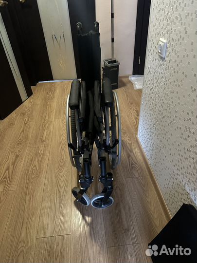 Инвалидная кресло-коляска