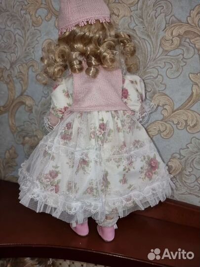 Кукла фарфоровая коллекционная