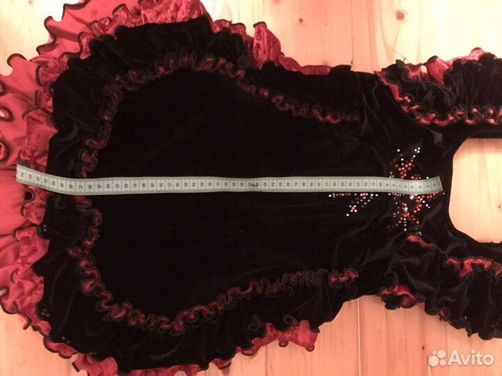 Костюм для выступлений фигурное катание