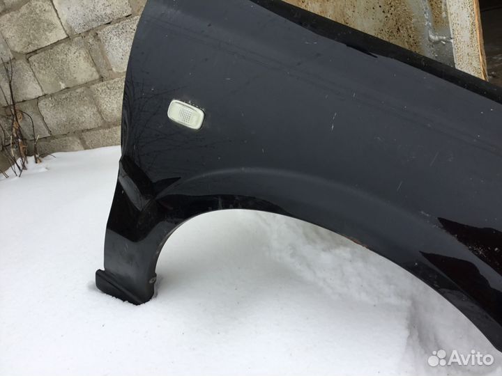 Передние крылья оригинал для Ниссан альмера класси