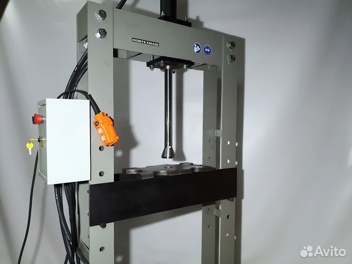 Гидравлический пресс универсальный