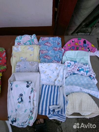 Ползунки,боди,чепчики (пакетом)