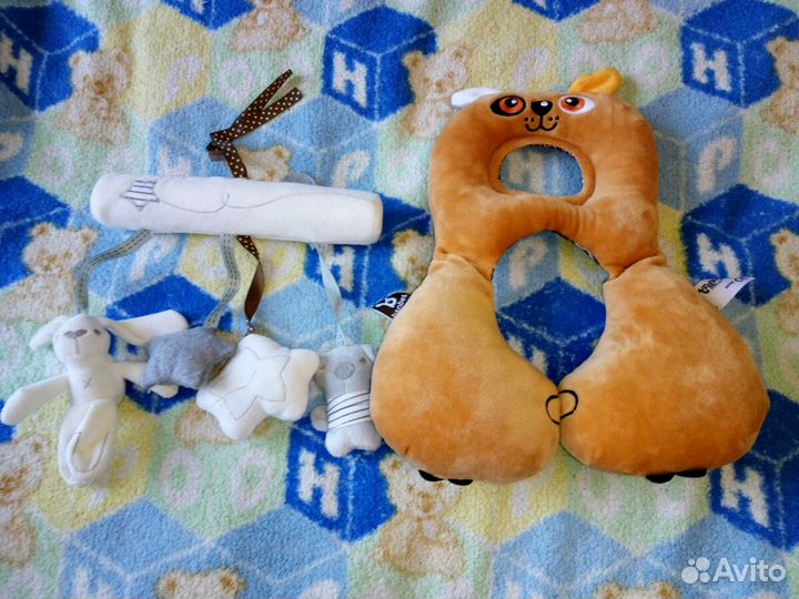 Подушечка в автолюльку + подвесная игрушка