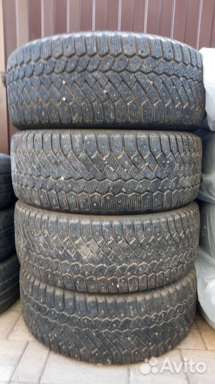 Gislaved Nord Frost 200 215/55 R17 27L