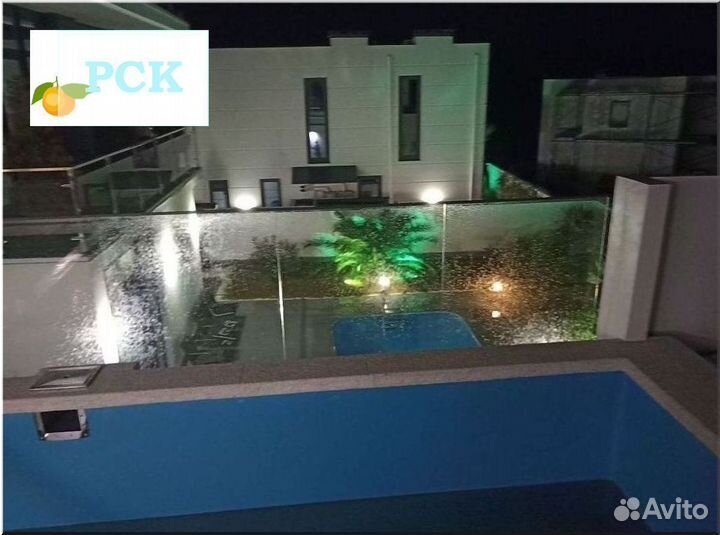 Стеклянные ограждения балкона