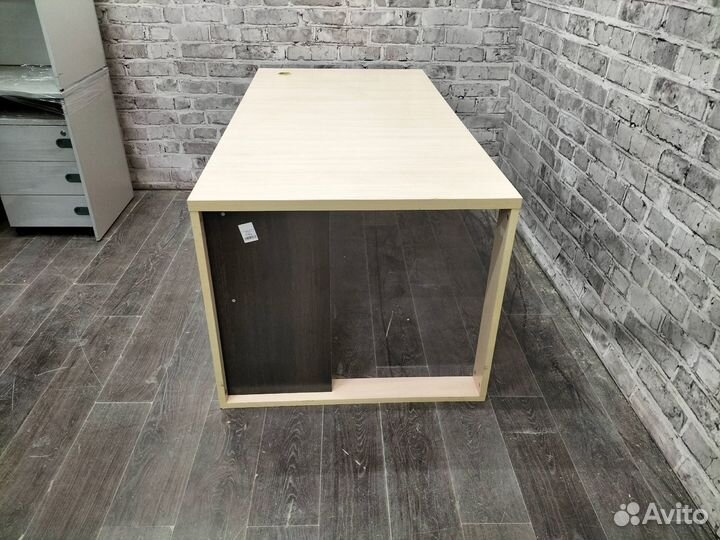 Письменный стол руководителя