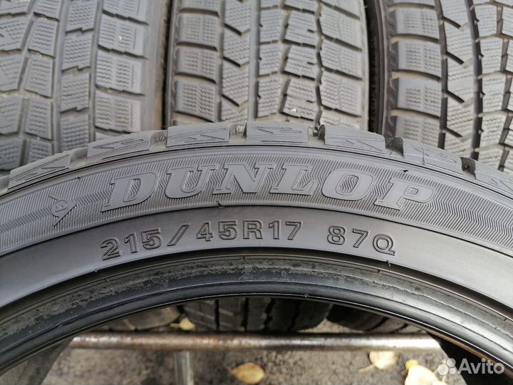 Dunlop Winter Maxx WM02 215/45 R17