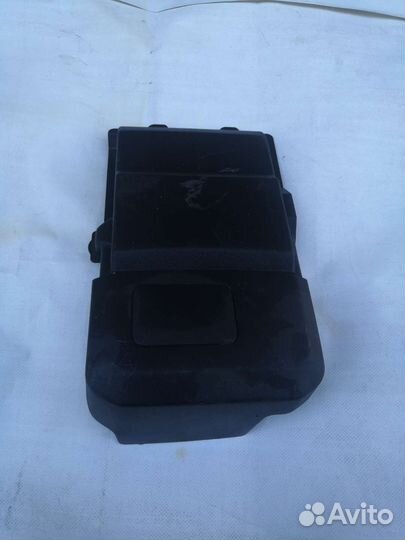 Крышка аккумулятора Ford