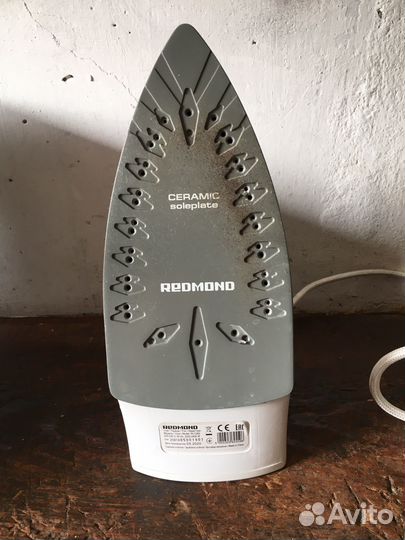 Утюг redmond ri-c262