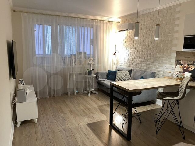 2-к. квартира, 54 м², 1/3 эт.