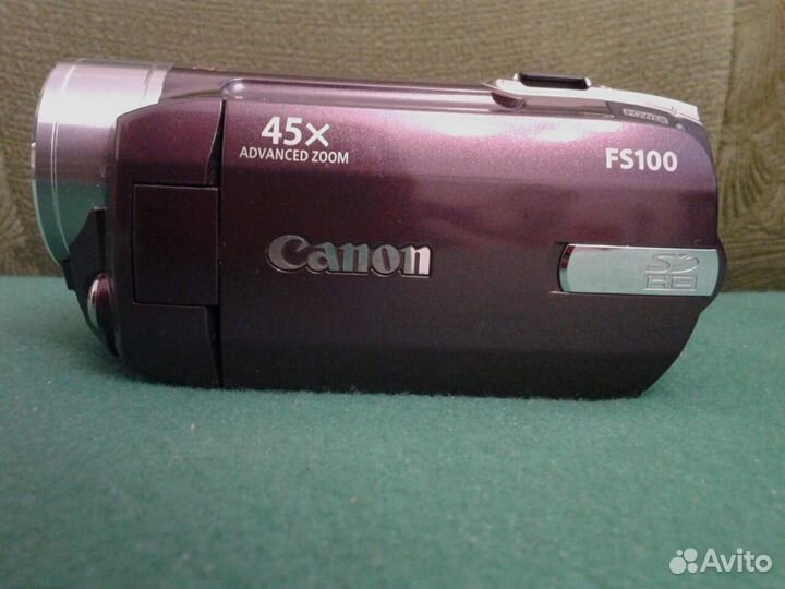 Видео камера Canon FS100E
