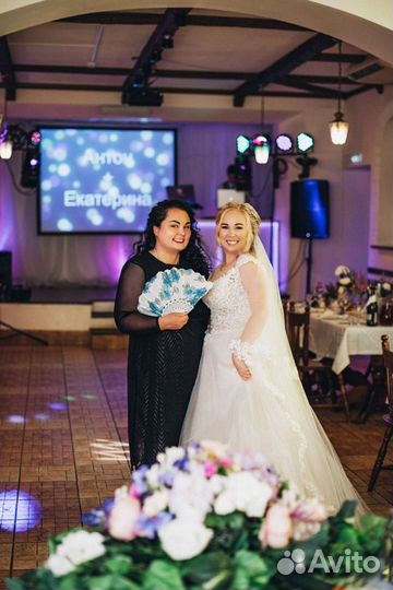 Ведущая Организатор DJ