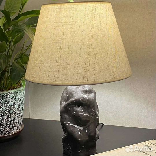Авторская лампа настольная ручн. лепки, с абажуром