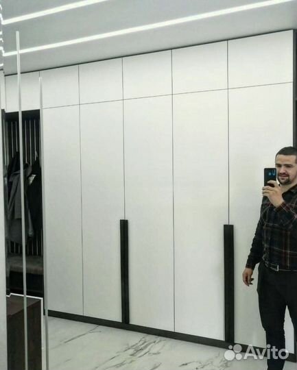 Распашной шкаф