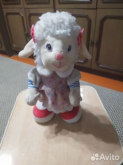 Игрушка овечка. Поет, танцует