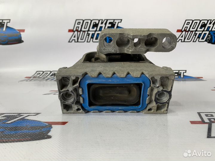 Опора двигателя правая Volkswagen Passat CC