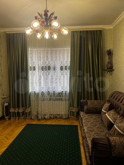 Дом 354,6 м² на участке 8 сот.