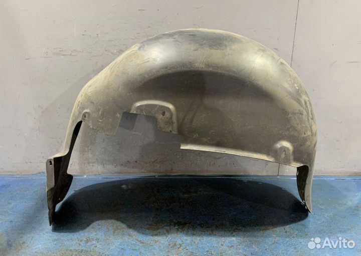 Подкрылок задний правый Volkswagen Touareg GP