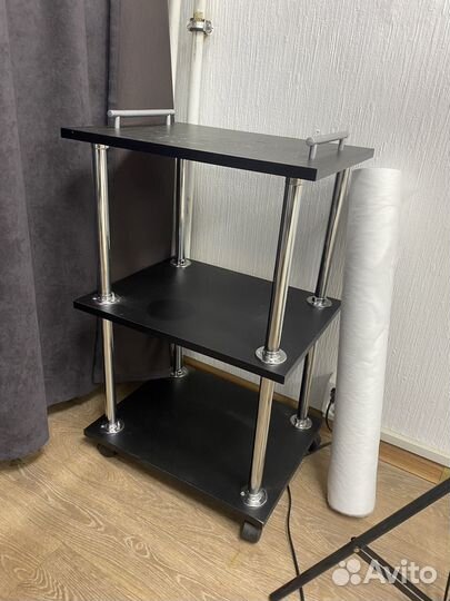 Этажерка на колесиках