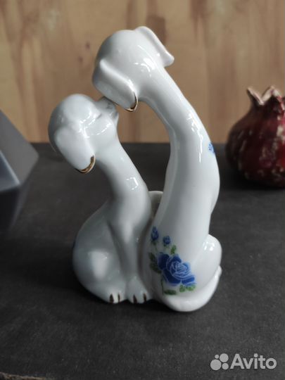 Статуэтка фарфор и вазочки