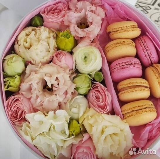 Букет цветов и конфет