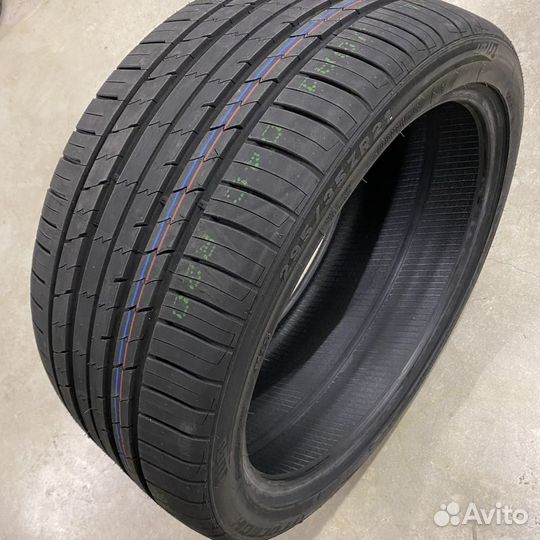 Tracmax X-Privilo RS01+ 295/40 R20 110Y