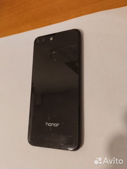 HONOR 10, 4/64 ГБ