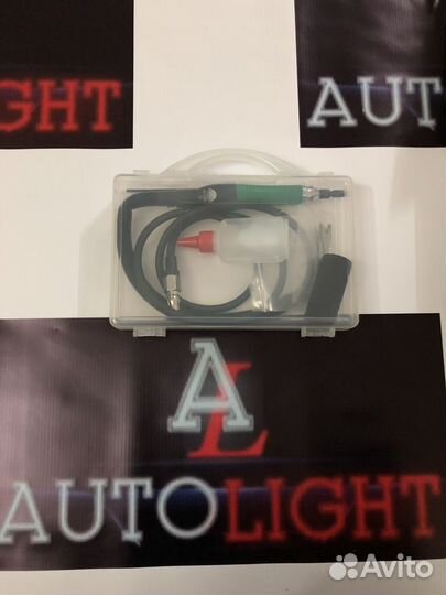 Пневмоинструмент для очистки фар от герметика