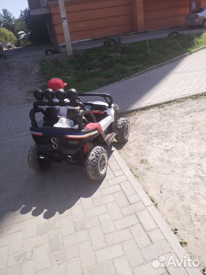 Детский электромобиль двухместный бу