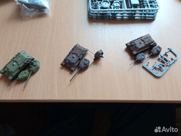 PSC Танк Т-34-76/85 1/100