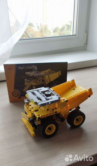 Сборная модель бульдозера