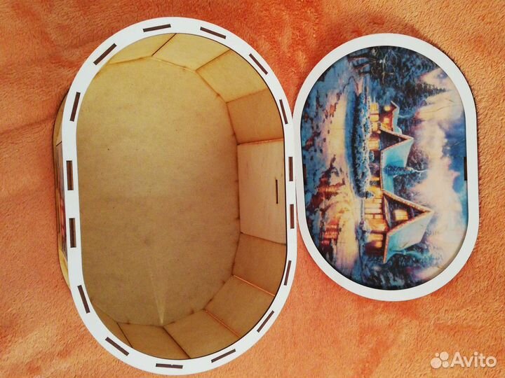 Коробка подарочная новогодняя