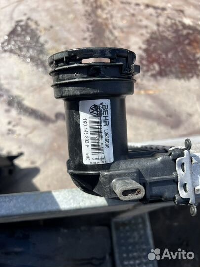 Радиатор интеркулера VAG 1K0145803F