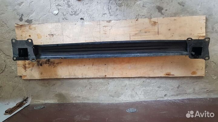 Усилитель заднего бампера skoda yeti