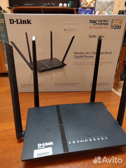 Маршрутизатор D- link DIR-825/AC