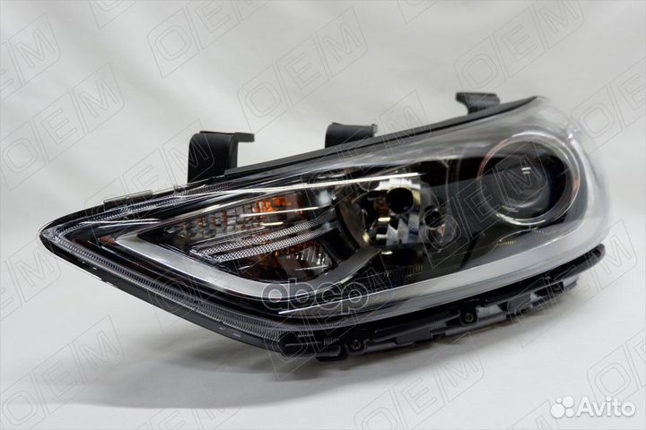 Фара левая Hyundai Elantra 6 AD 2016-2018