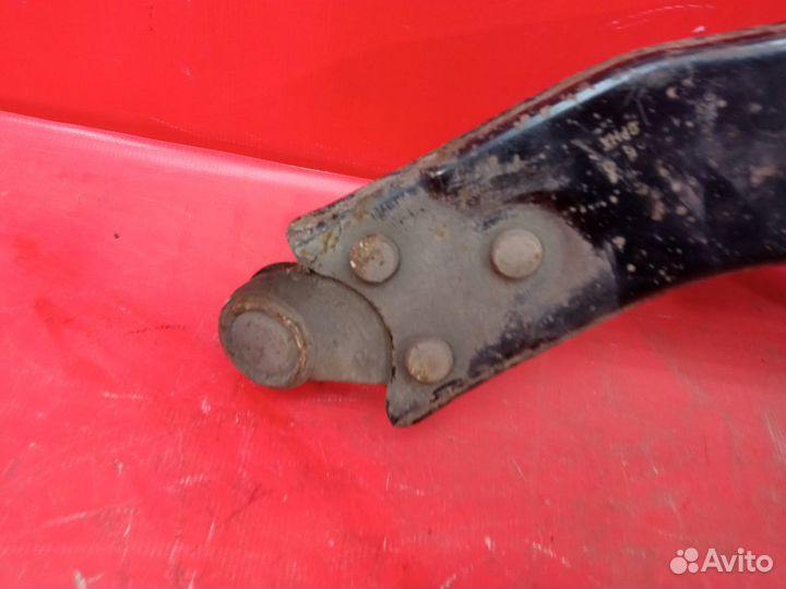 Рычаг подвески передний правый Ford Focus 3