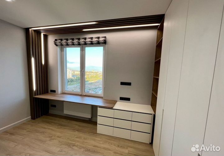 Рабочая зона у окна