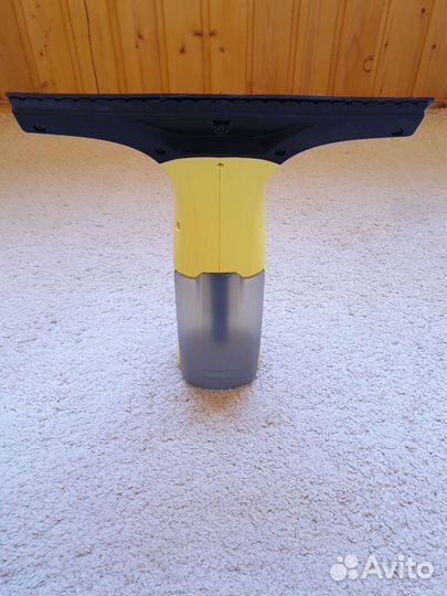 Аккумуляторный стеклоочиститель karcher