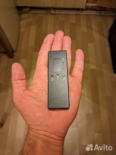 Профессиональный мини диктофон Edic-mini Ray+A105