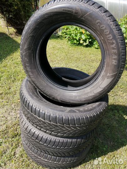 Goodyear UltraGrip Ice 2 215/65 R16 98T